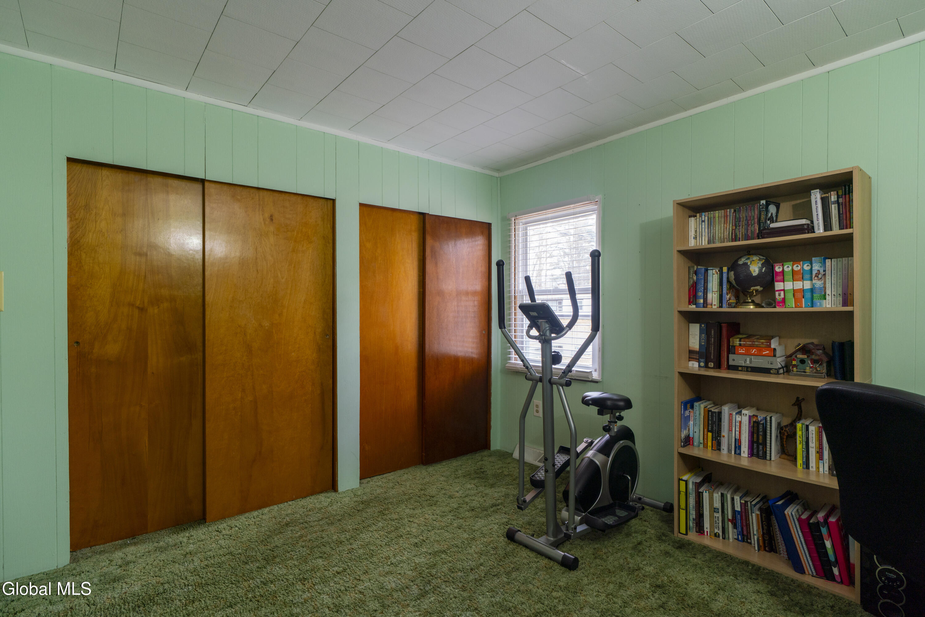 18 Pinewood Road Queensbury, NY 12804 - Photo 10 of 22 18 Pinewood-10