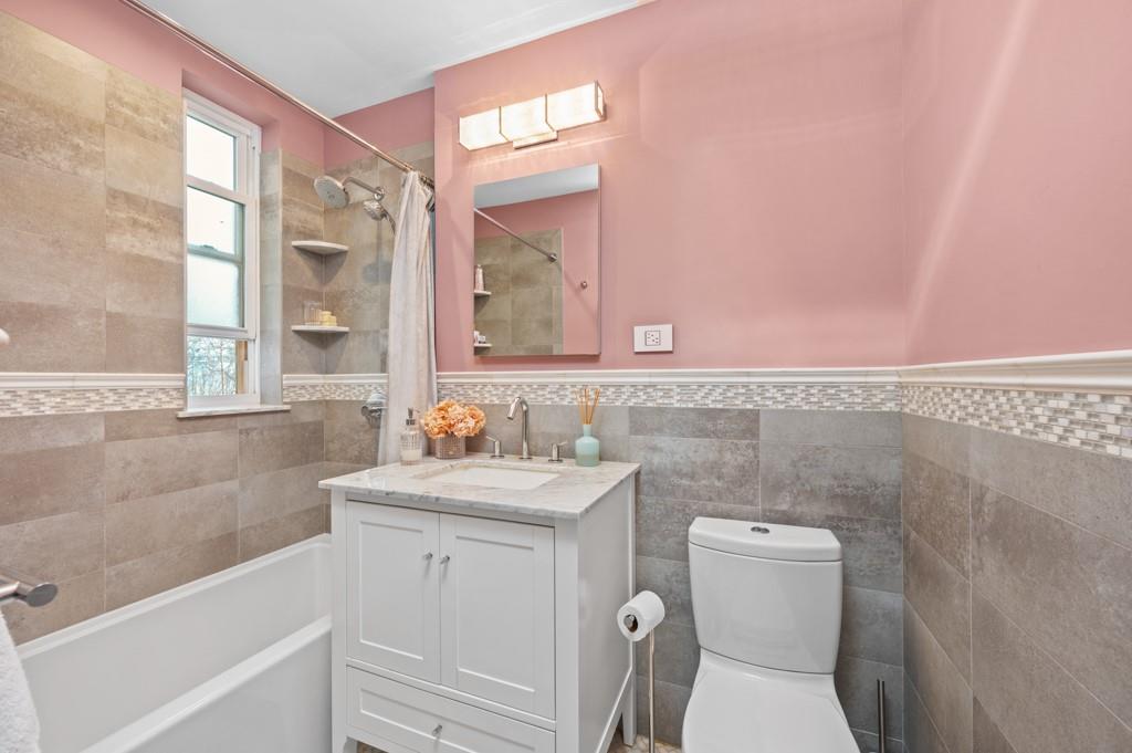 9425 Shore Road, Unit 2F Brooklyn, NY 11209 - Photo 17 of 22 Gallery Image 17