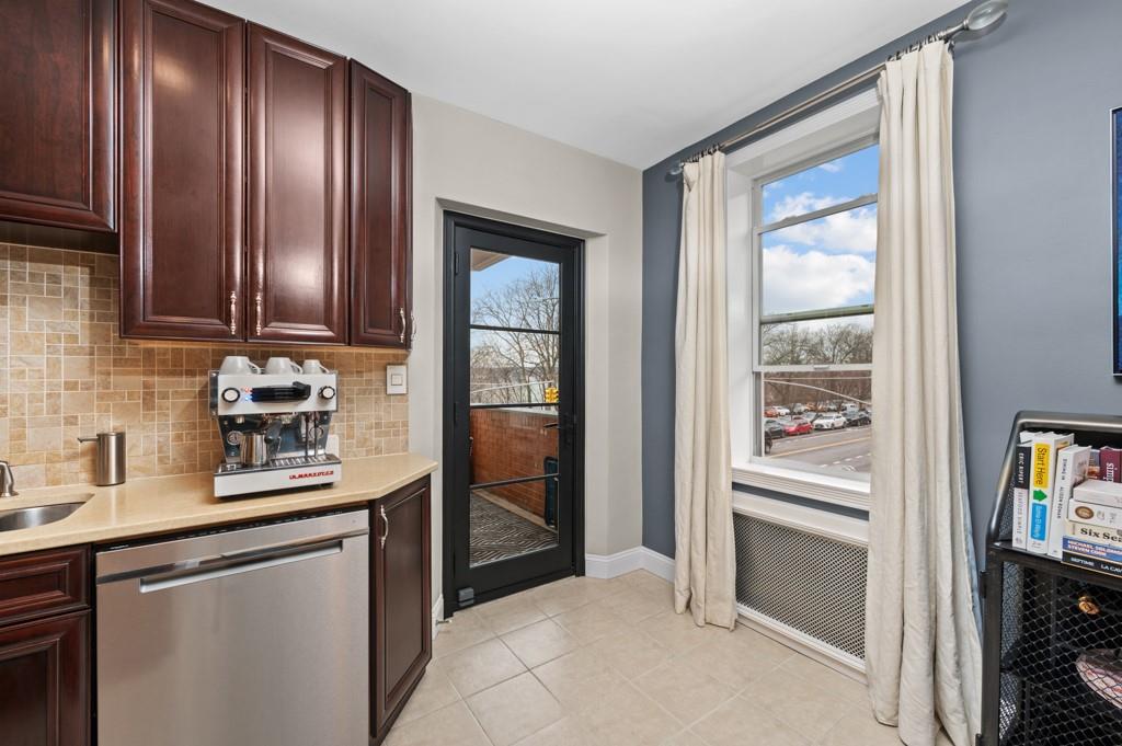 9425 Shore Road, Unit 2F Brooklyn, NY 11209 - Photo 10 of 22 Gallery Image 10