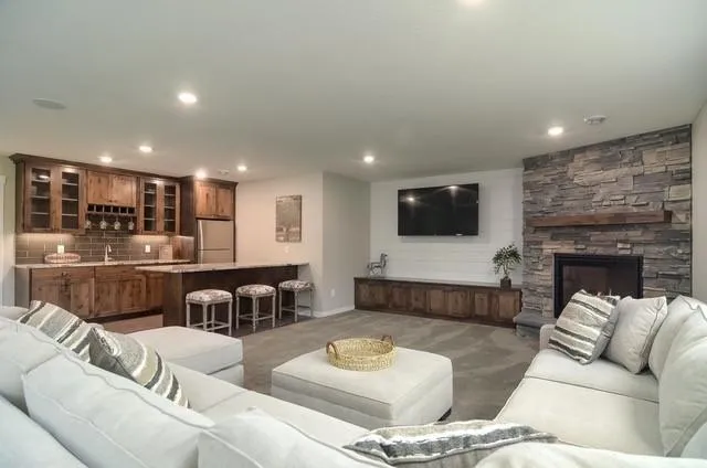 $1,022,605 | 907 Fox Road, Lino Lakes, MN 55014