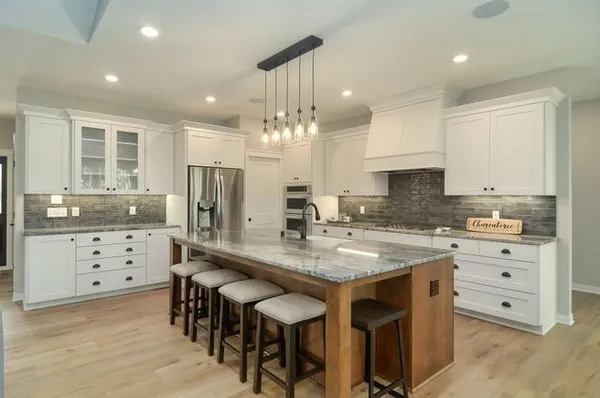 $1,022,605 | 907 Fox Road, Lino Lakes, MN 55014