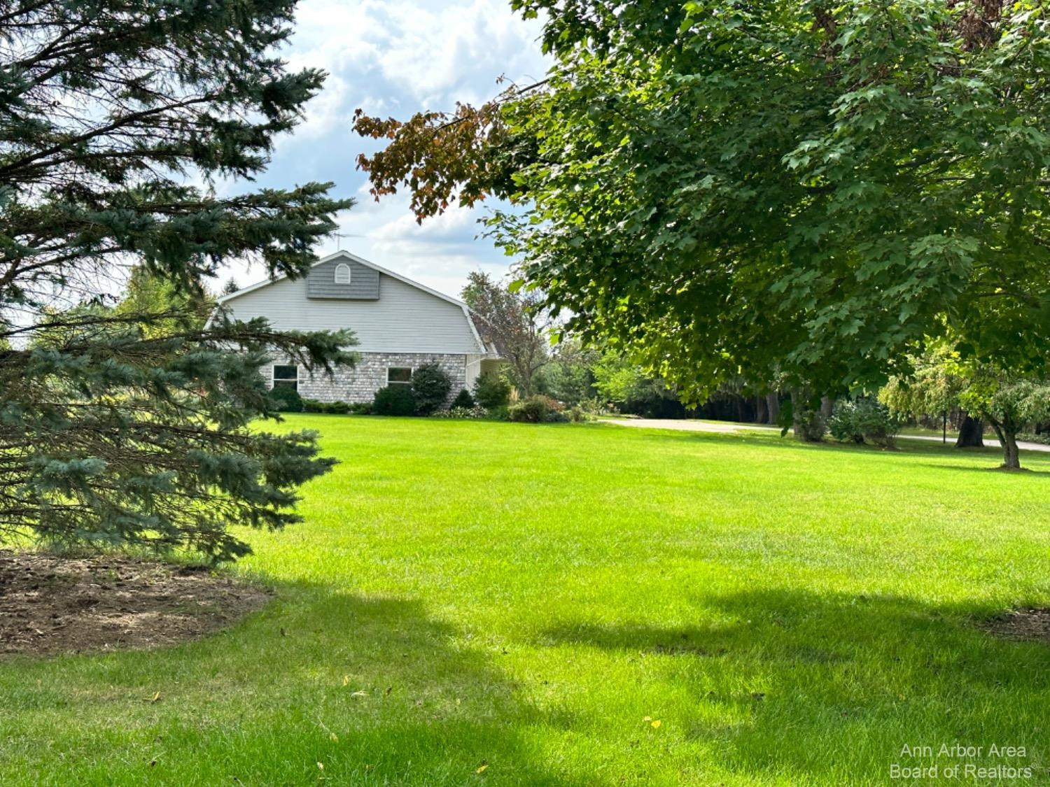 4255 Allen Road Tecumseh, MI 49286 - Photo 3 of 25 Photo 3