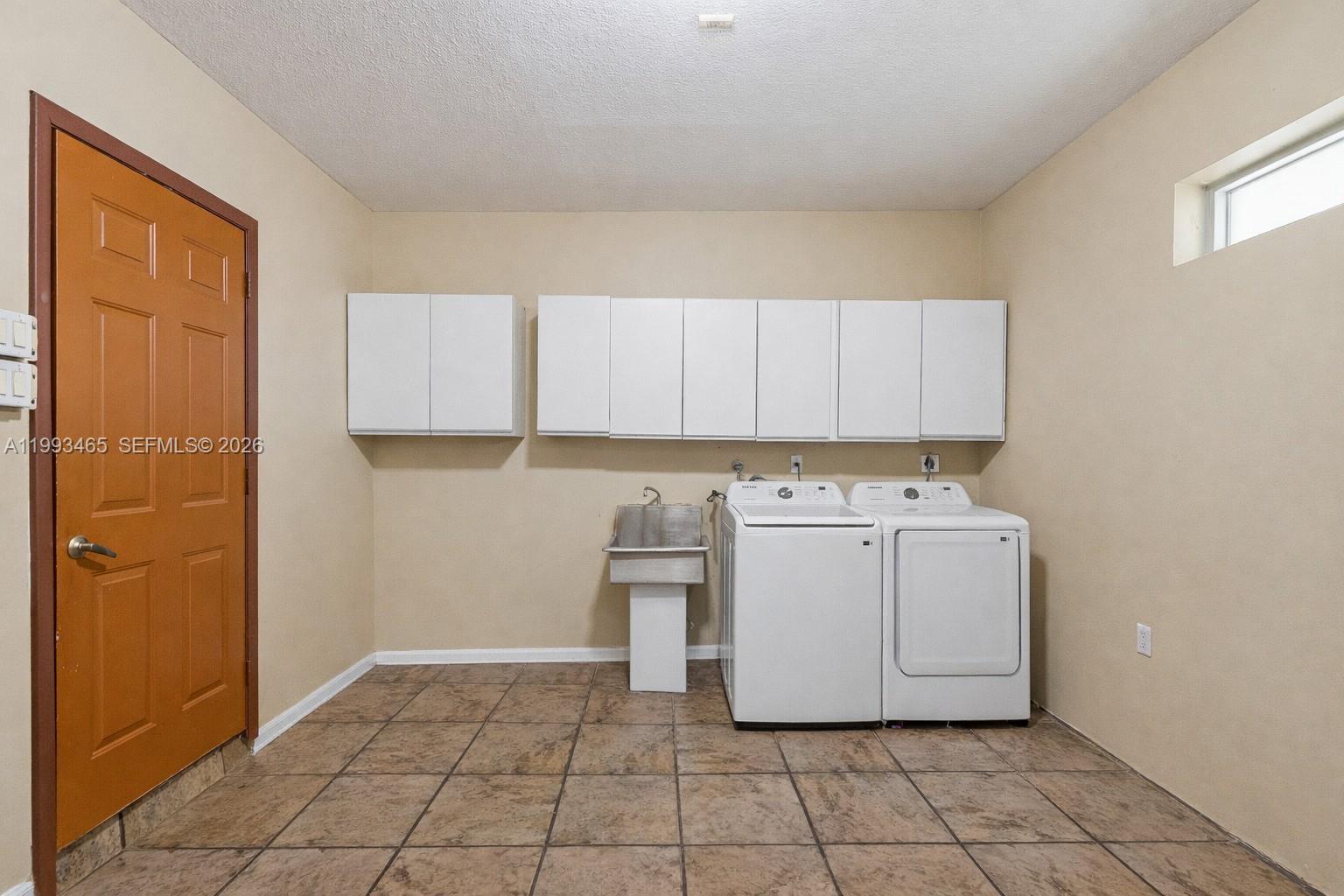 7997 Southwest 76th Avenue Miami, FL 33143 - Photo 33 of 42