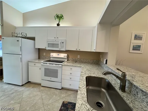 $2,000 | 14501 Daffodil Drive, Unit 1207, Fort Myers, FL 33919
