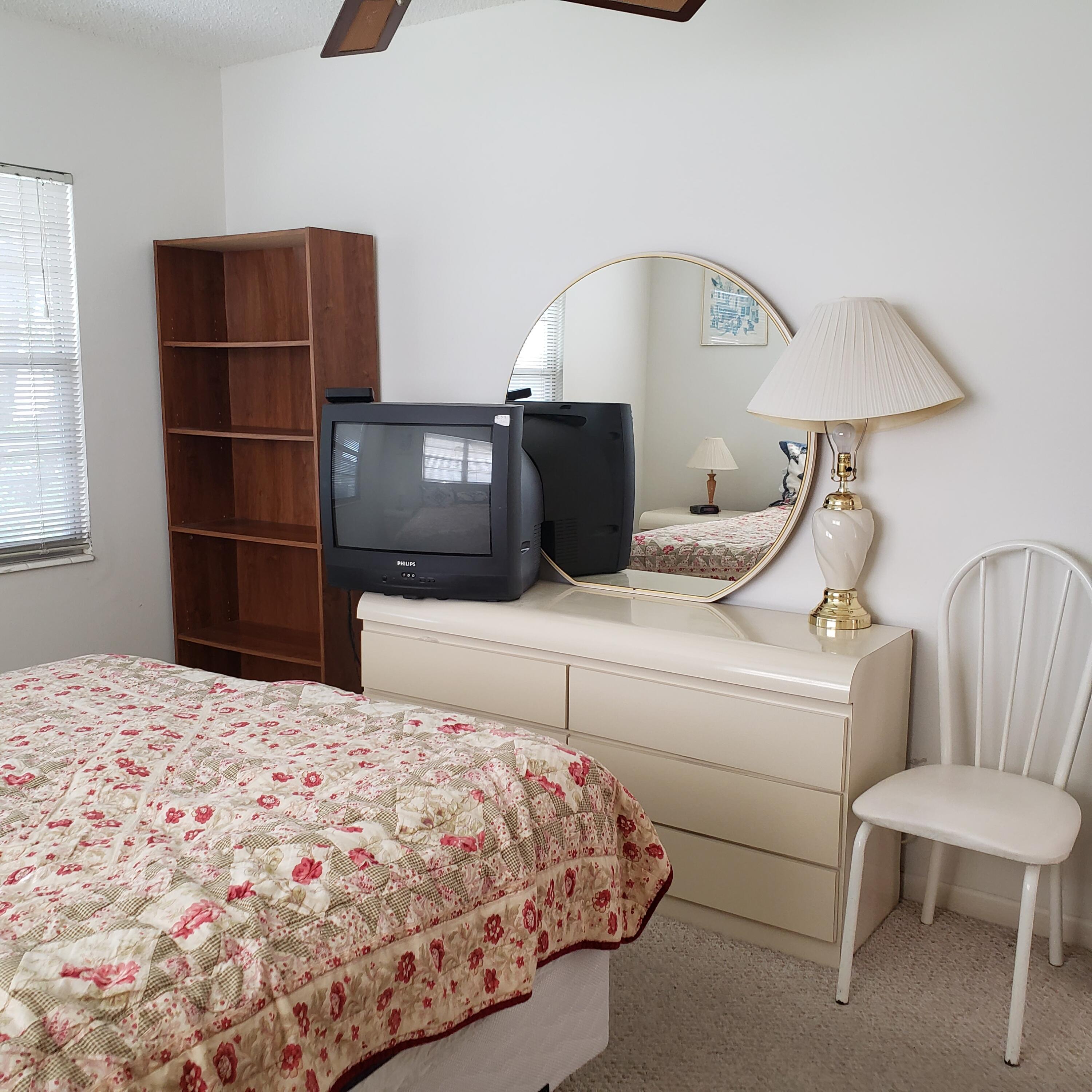 183 Suffolk F Boca Raton, FL 33434 - Photo 6 of 32 master bedroom