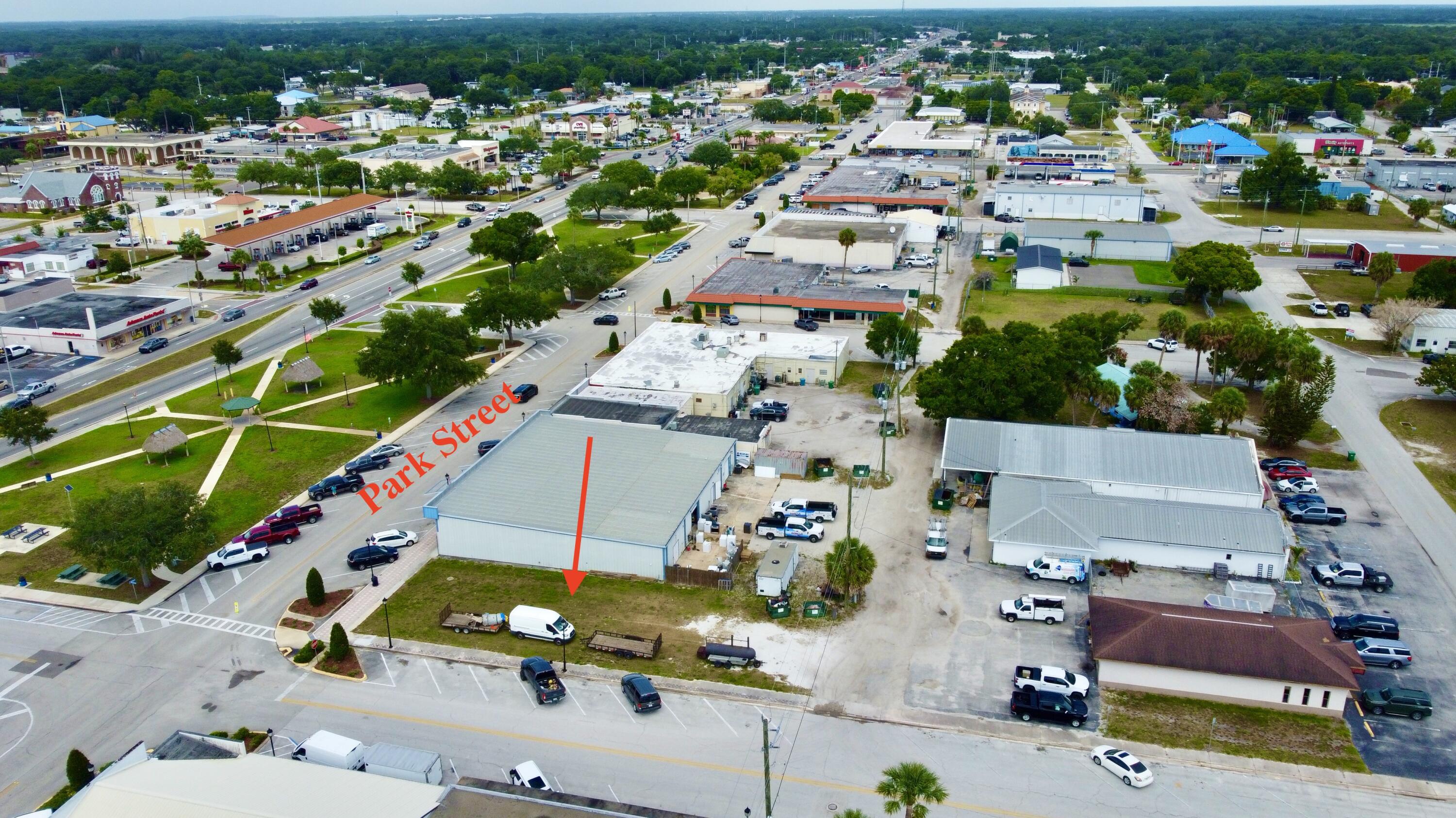 320 Southwest Park Street Okeechobee, FL 34974 - Photo 4 of 9 dji_fly_20260601_151732_801_178034147235