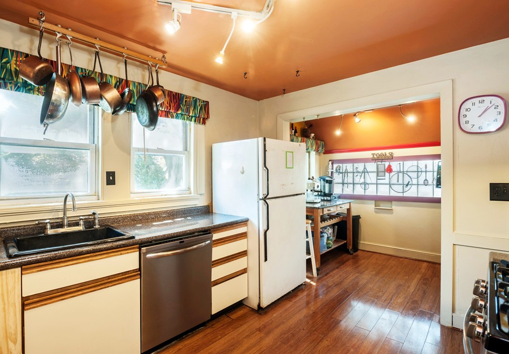 72 Riverside Drive Dedham, MA 02026 - Photo 8 of 20 Gallery Image 8