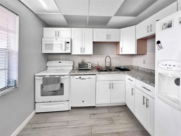 $1,499 | 1005 Country Club Drive, Unit 404, Margate, FL 33063