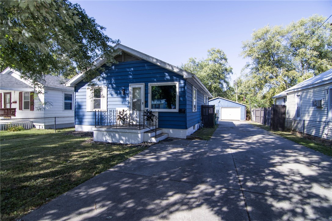 1530 West Cushing Street Decatur, IL 62526 - Photo 1 of 16
