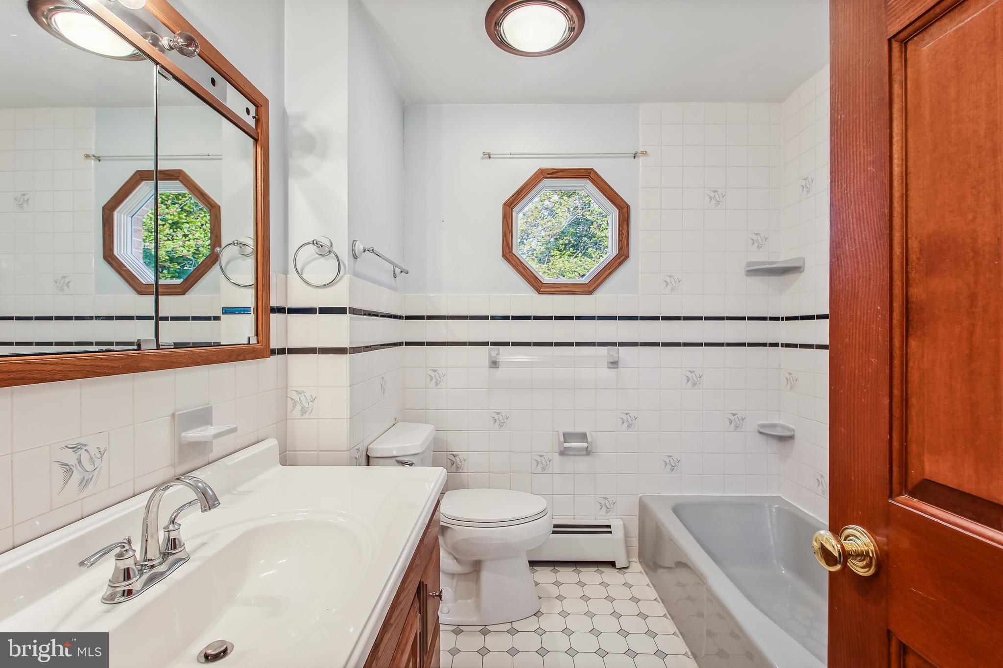 1519 Long Point Road Pasadena, MD 21122 - Photo 33 of 42 Main level full bath