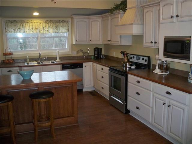 6364 Hopewell Road Springfield, TN 37172 - Photo 10 of 20 View of kitchen from back door