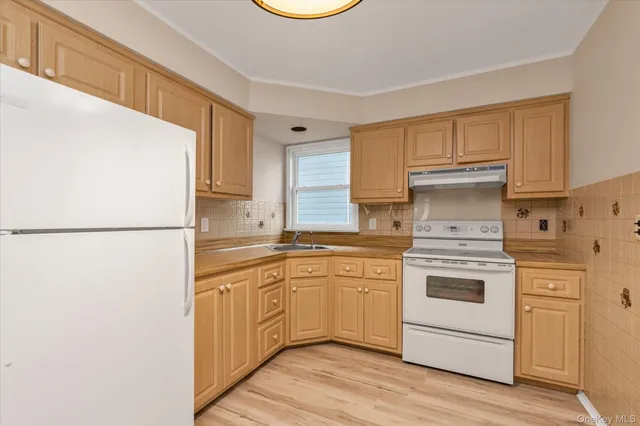 $3,200 | 1835 Cornelius Avenue, Wantagh, NY 11793