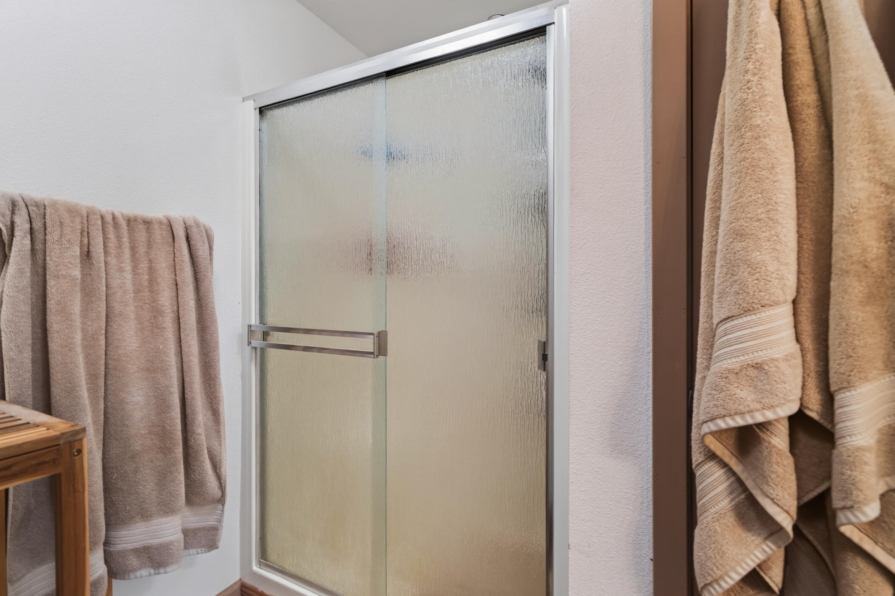 3463 Fiddlers Road Igo, CA 96047 - Photo 16 of 32 Primary Bathroom