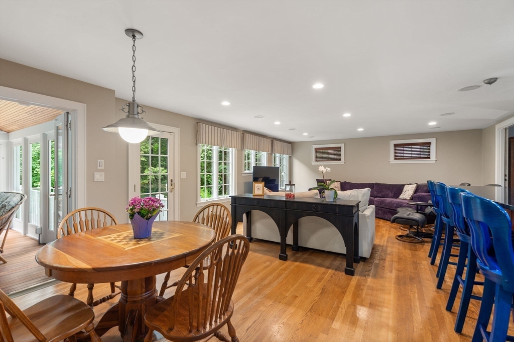 42 Sheridan Road Wellesley, MA 02481 - Photo 11 of 35 Gallery Image 11
