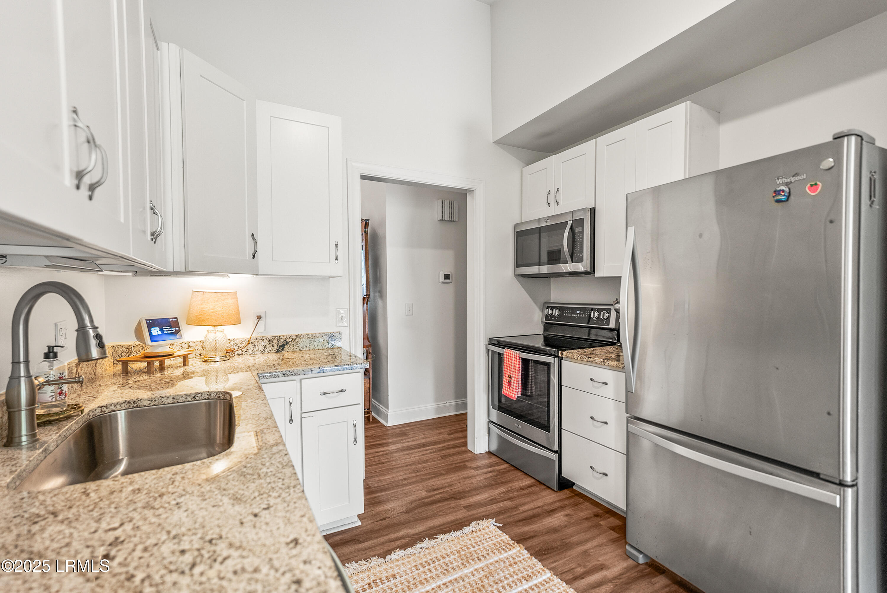 14 Wade Hampton Drive Beaufort, SC 29907 - Photo 18 of 42 Kitchen