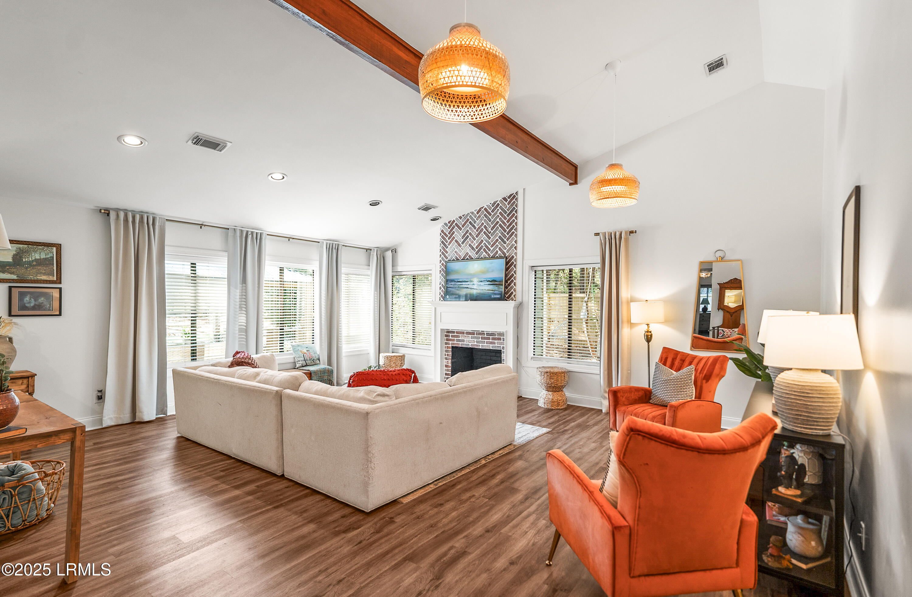 14 Wade Hampton Drive Beaufort, SC 29907 - Photo 6 of 42 Living