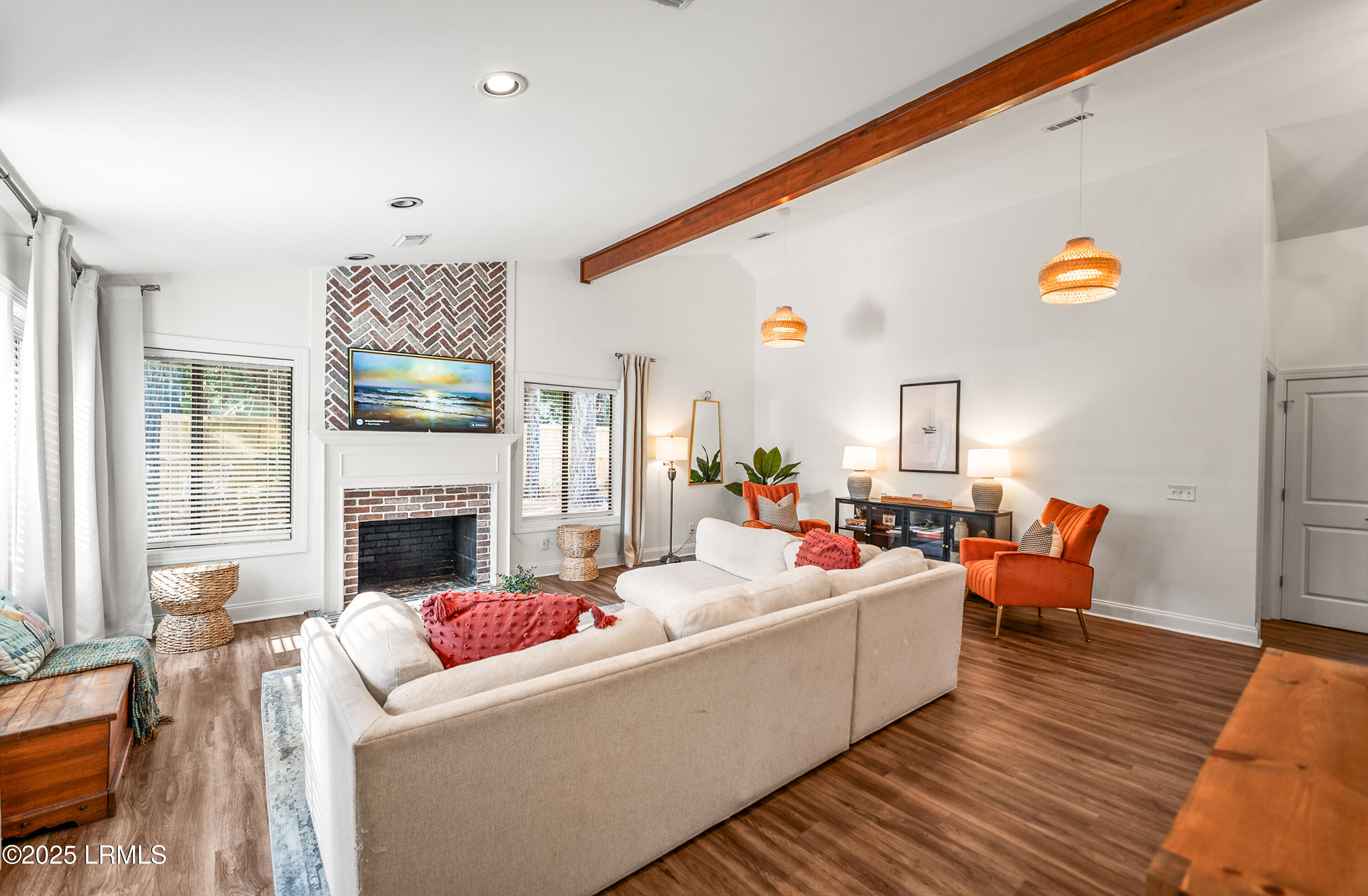 14 Wade Hampton Drive Beaufort, SC 29907 - Photo 7 of 42 Living