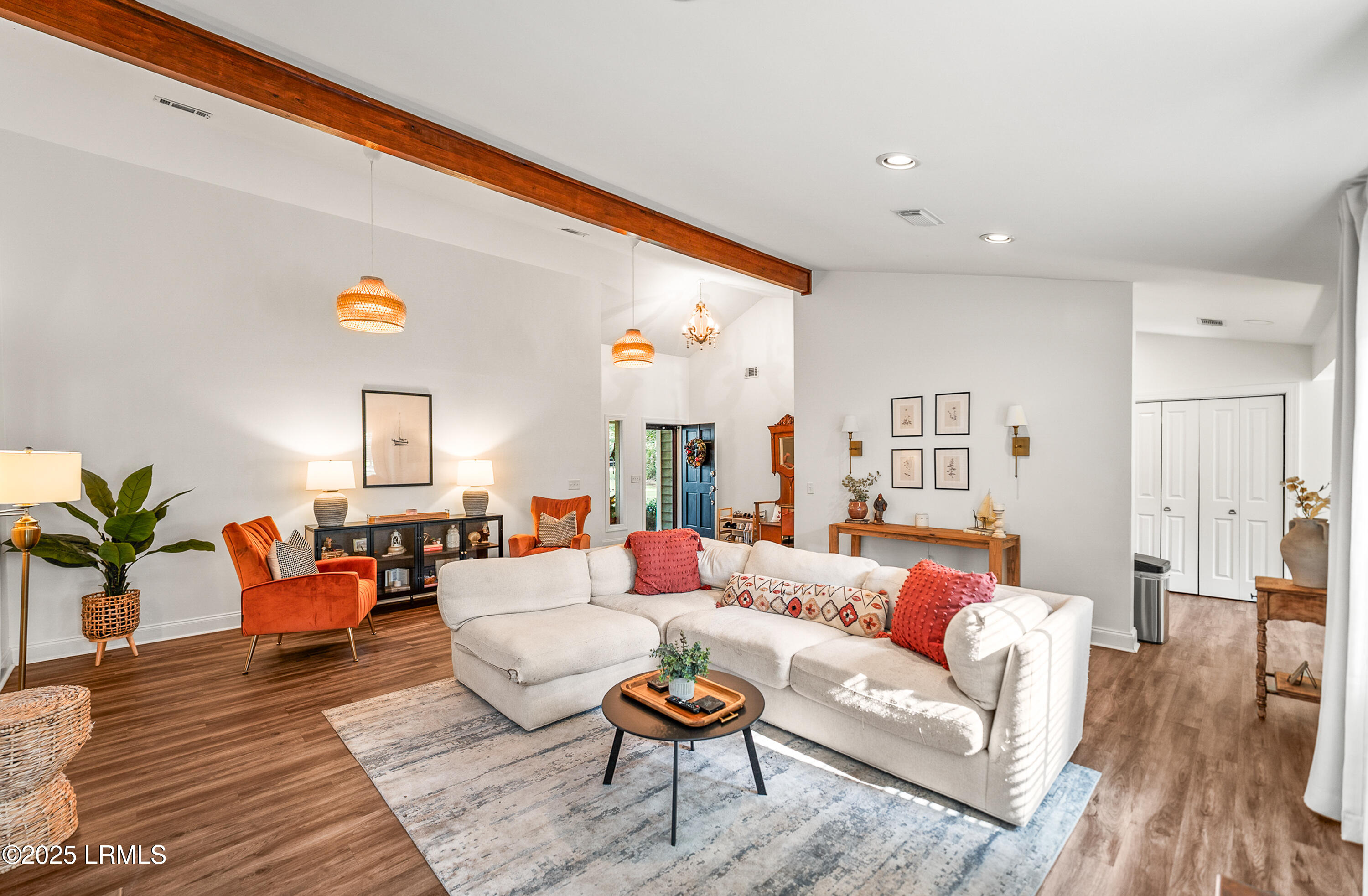 14 Wade Hampton Drive Beaufort, SC 29907 - Photo 8 of 42 Living