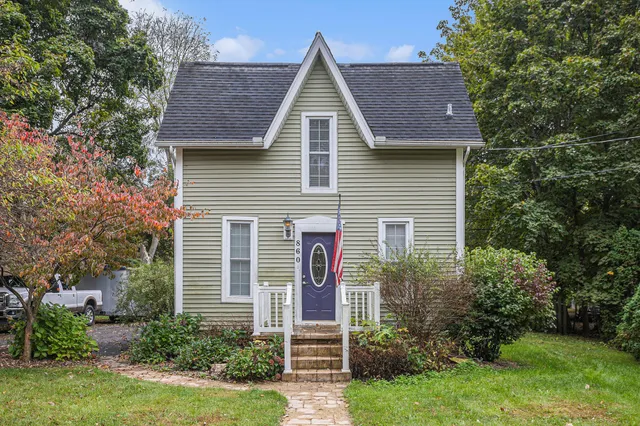 $230,000 | 860 East Michigan Avenue, Marshall, MI 49068