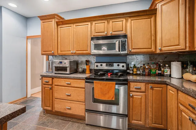 $230,000 | 860 East Michigan Avenue, Marshall, MI 49068