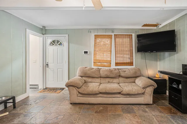 $230,000 | 860 East Michigan Avenue, Marshall, MI 49068