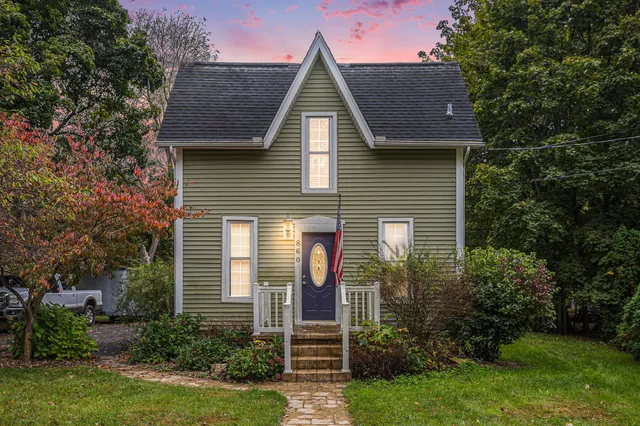 $230,000 | 860 East Michigan Avenue, Marshall, MI 49068