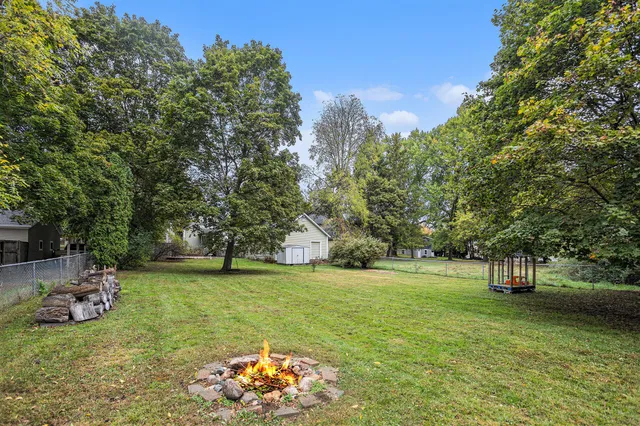 $230,000 | 860 East Michigan Avenue, Marshall, MI 49068