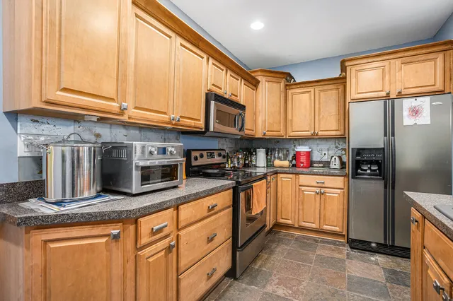 $230,000 | 860 East Michigan Avenue, Marshall, MI 49068