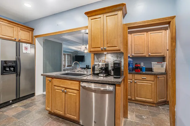 $230,000 | 860 East Michigan Avenue, Marshall, MI 49068