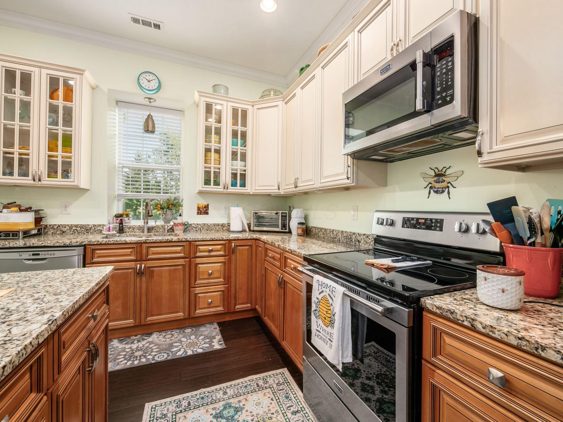 5770 Lambert Road Orient, OH 43146 - Photo 16 of 64 Spacious Kitchen