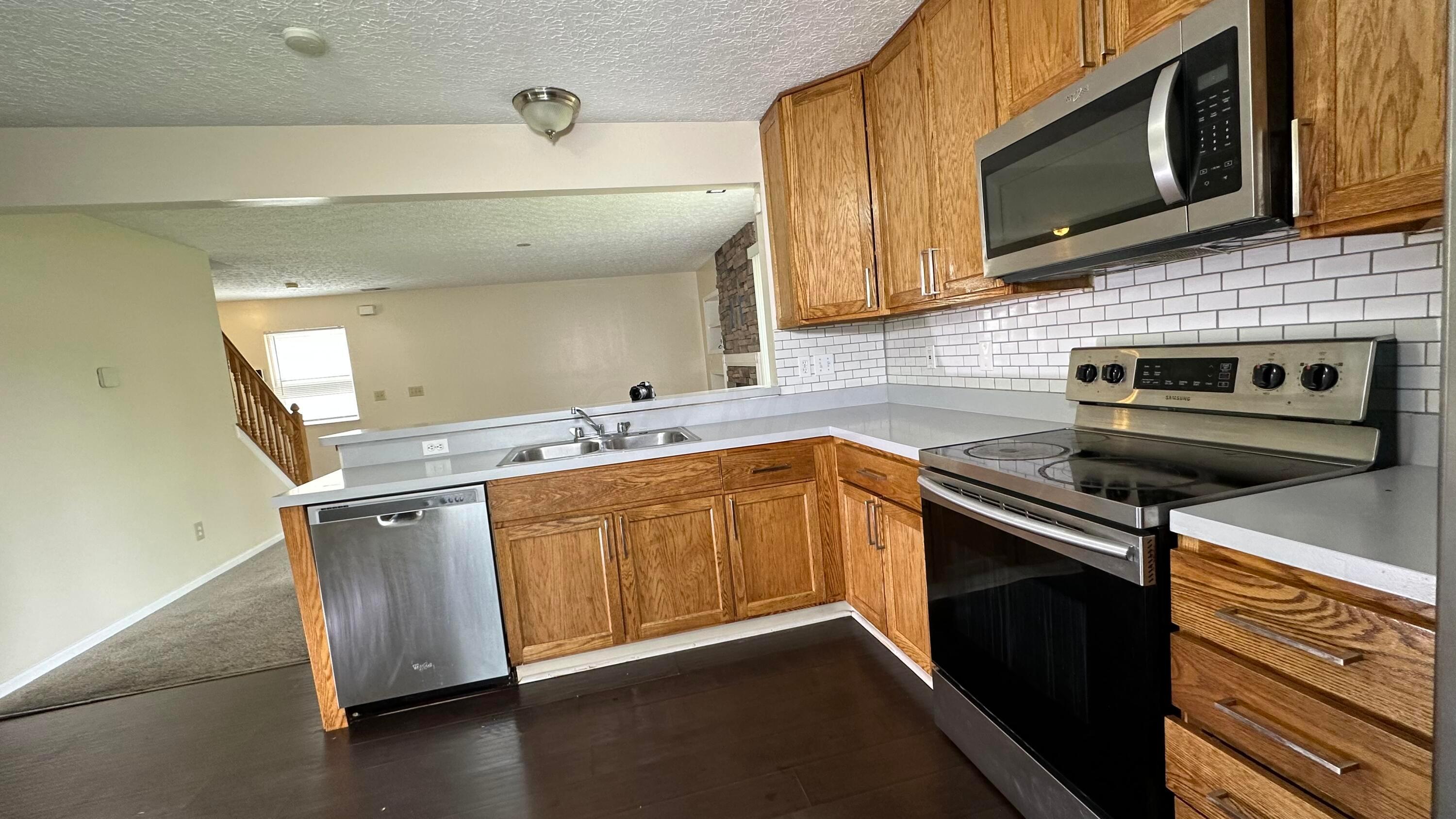 2746 Northwold Road Columbus, OH 43231 - Photo 31 of 31 Kitchen cabinet