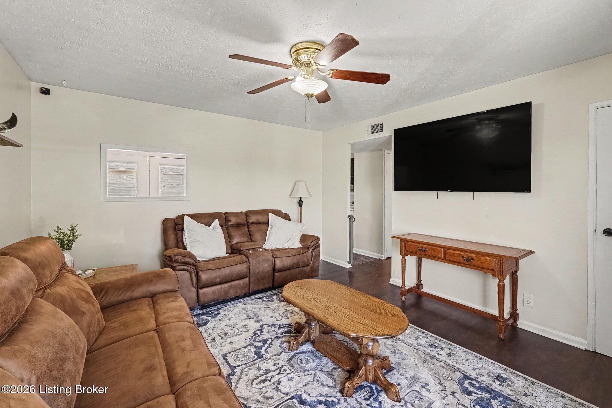 173 Crestwood Road Louisville, KY 40229 - Photo 8 of 31 009_file_8831