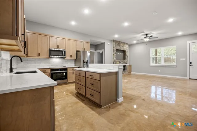 $339,000 | 526 Eastview Drive, Canyon Lake, TX 78133