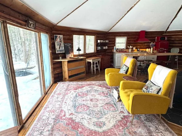 $289,000 | 438 Old Bradley Road, St. Johnsbury, VT 05819