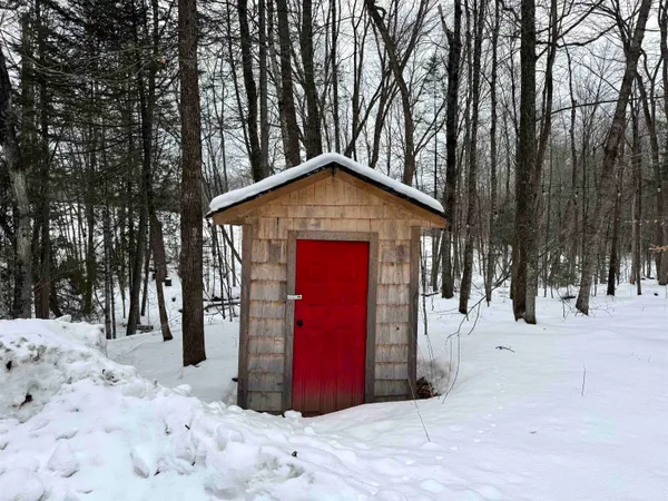 $289,000 | 438 Old Bradley Road, St. Johnsbury, VT 05819
