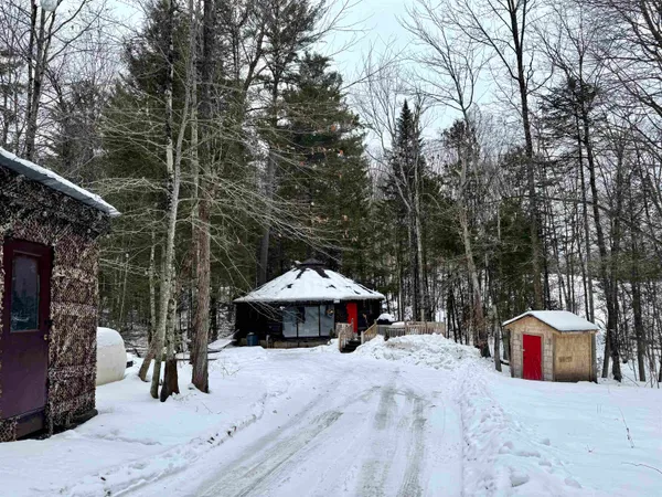 $289,000 | 438 Old Bradley Road, St. Johnsbury, VT 05819