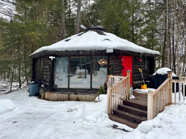 $289,000 | 438 Old Bradley Road, St. Johnsbury, VT 05819