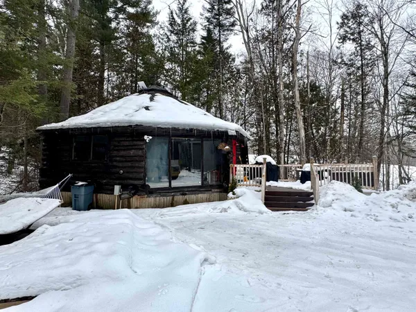 $289,000 | 438 Old Bradley Road, St. Johnsbury, VT 05819