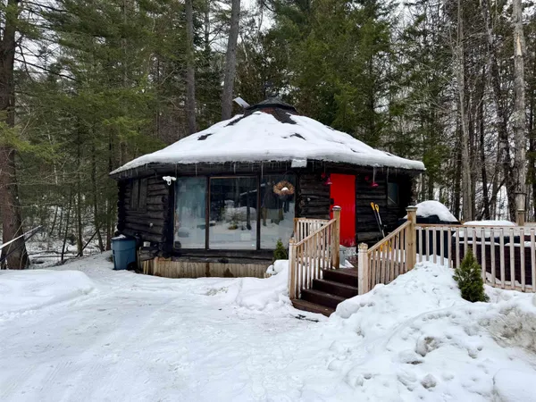 $289,000 | 438 Old Bradley Road, St. Johnsbury, VT 05819