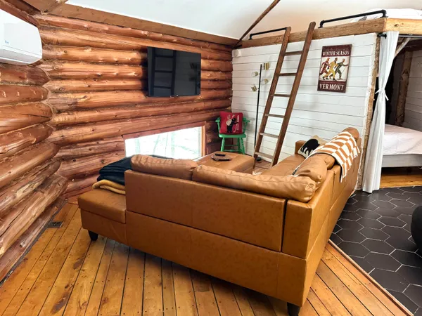 $289,000 | 438 Old Bradley Road, St. Johnsbury, VT 05819