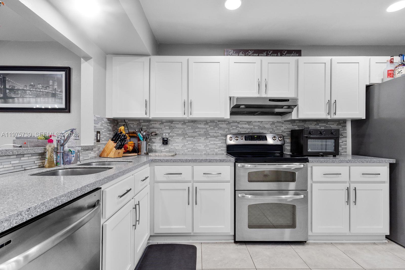 4169 South Pine Island Road Davie, FL 33328 - Photo 10 of 45