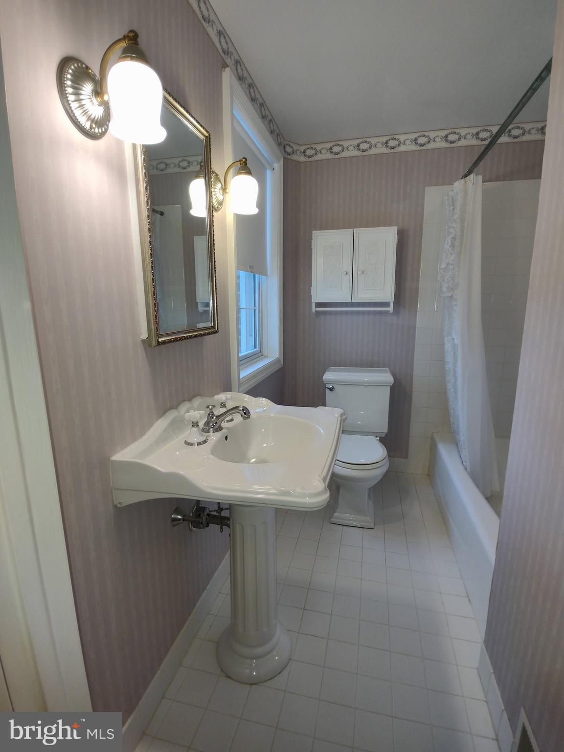 31 West Greenhill Road Broomall, PA 19008 - Photo 12 of 14 Full Hallway Bathroom