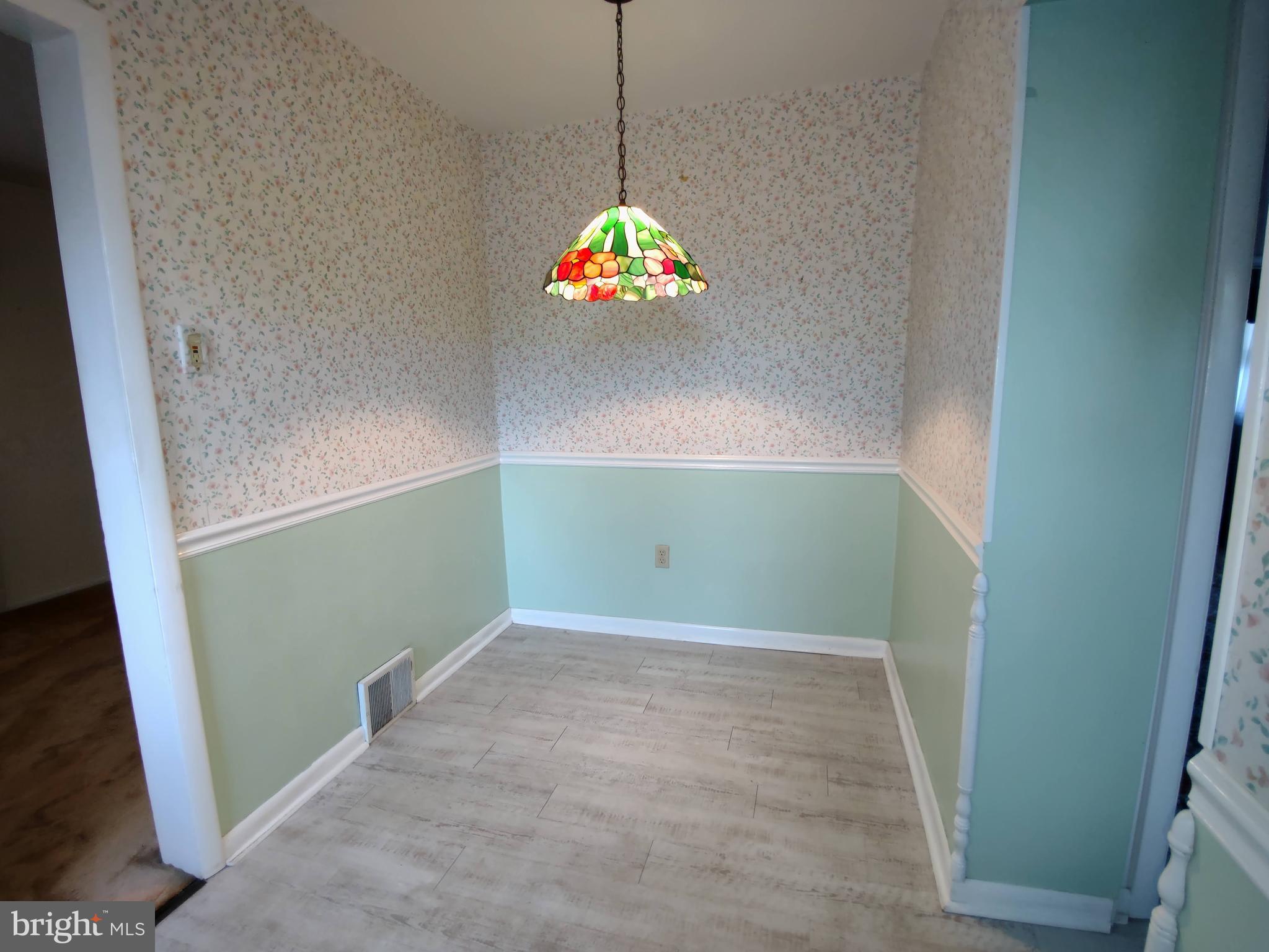 31 West Greenhill Road Broomall, PA 19008 - Photo 5 of 14 Breakfast Room