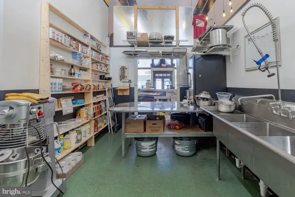 a bathroom with a toilet