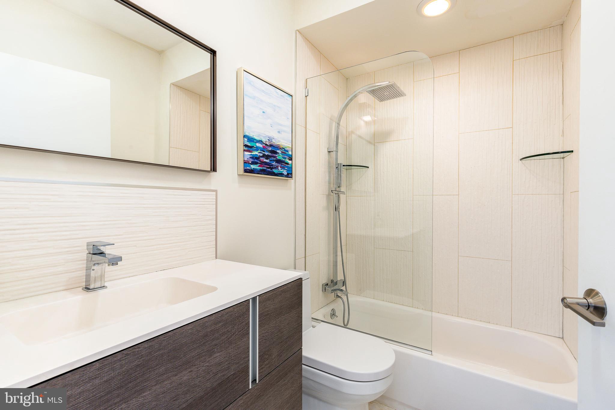 138 North Front Street, Unit 3F Philadelphia, PA 19106 - Photo 11 of 26