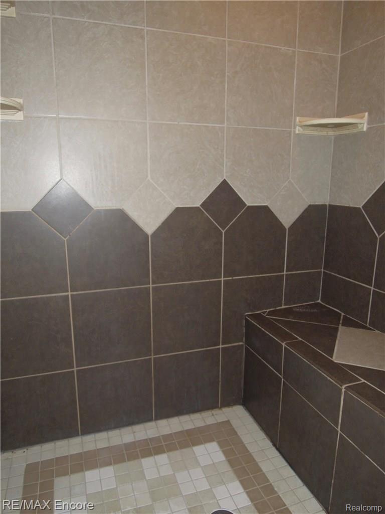 45411 Spagnuolo Road Macomb, MI 48044 - Photo 33 of 64 DSCN5259.jpg