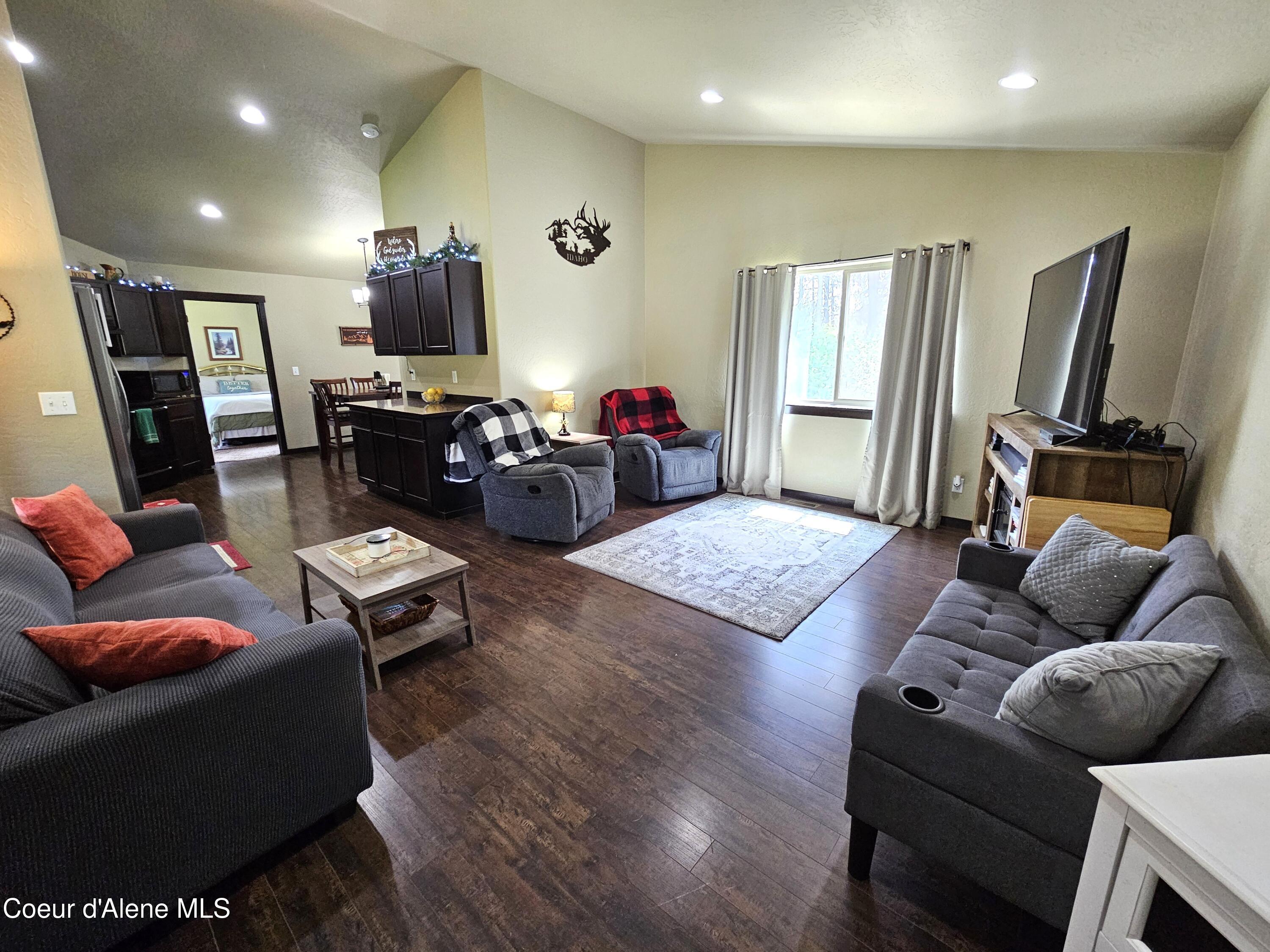 18819 North Ramsey Road Rathdrum, ID 83858 - Photo 6 of 33 Living Room