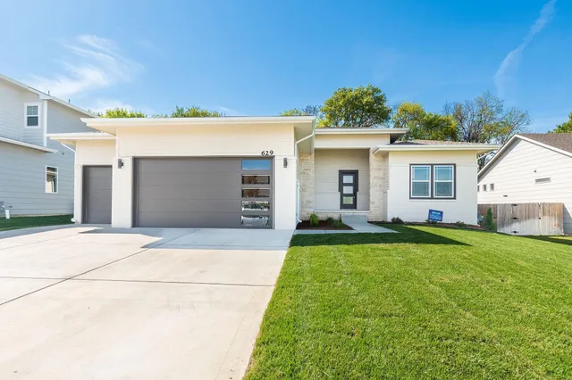 $424,216 | 629 South Clear Creek Street, Wichita, KS 67230