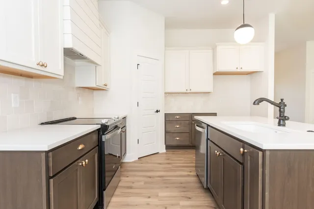 $424,216 | 629 South Clear Creek Street, Wichita, KS 67230