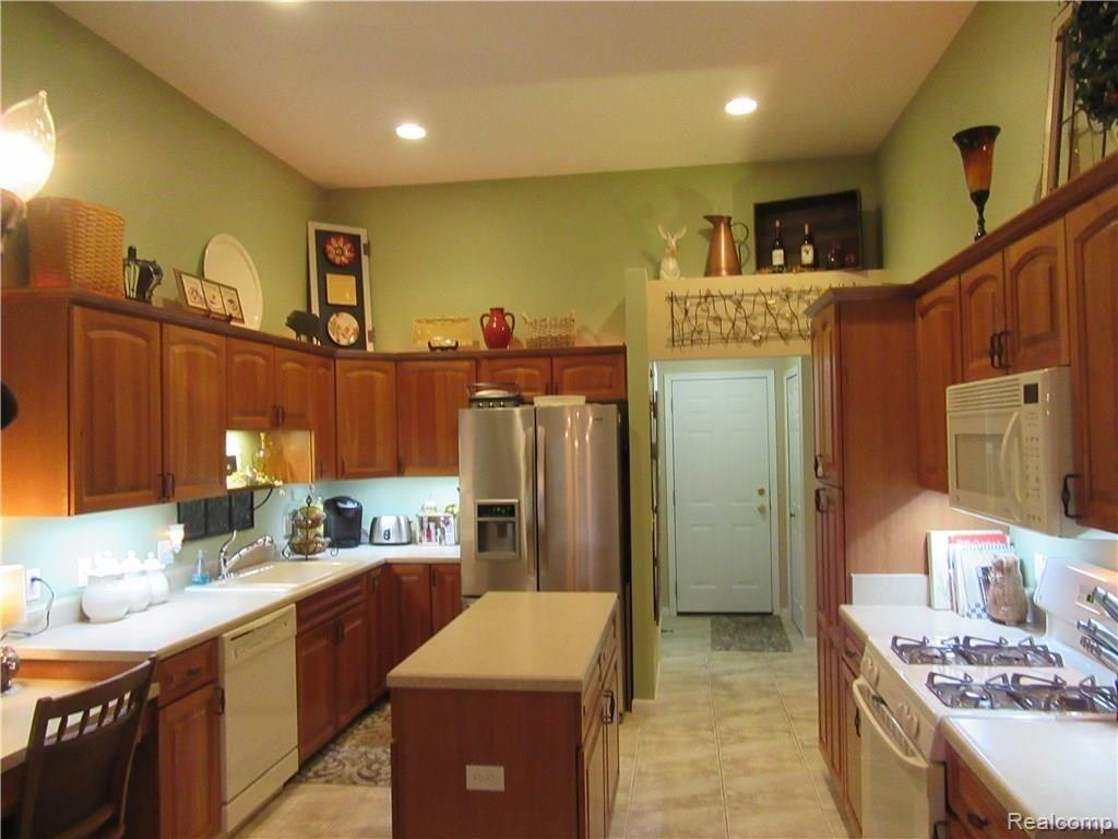 21460 Timber Ridge Drive Woodhaven, MI 48183 - Photo 19 of 50